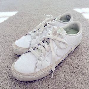 Nike court legacy leather shoes ✨